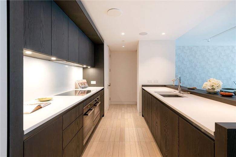 3 bedroom flat, Cork Street, Mayfair W1S - Under Offer