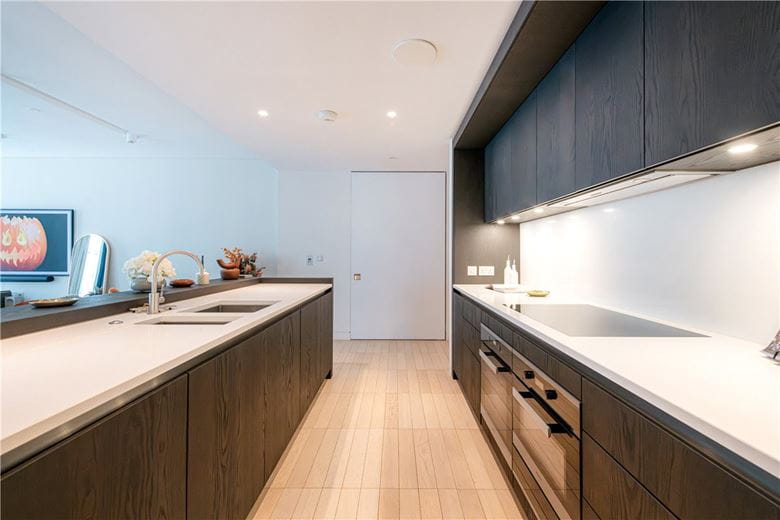 3 bedroom flat, Cork Street, Mayfair W1S - Under Offer