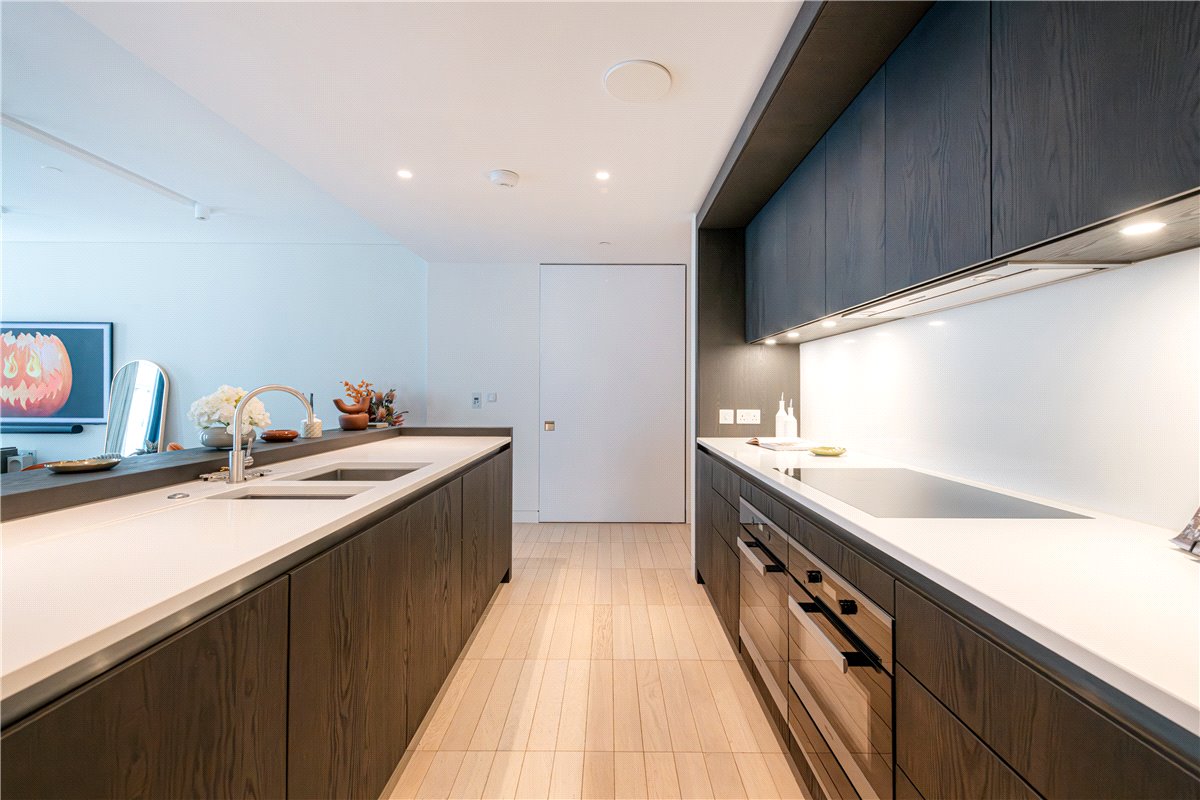 3 bedroom flat, Cork Street, Mayfair W1S - Under Offer