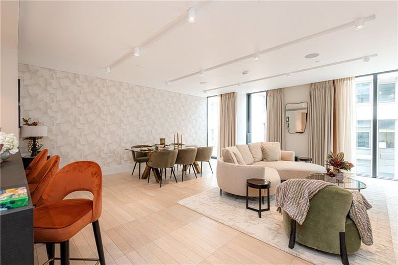 3 bedroom flat, Cork Street, Mayfair W1S - Under Offer