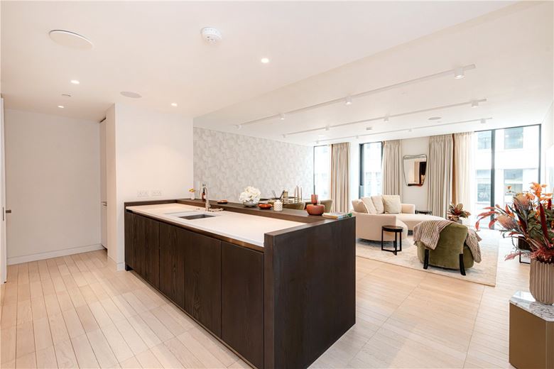 3 bedroom flat, Cork Street, Mayfair W1S - Under Offer