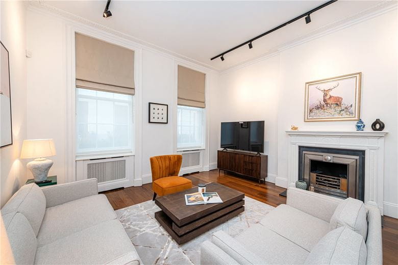 3 bedroom flat, Halkin Street, Belgravia SW1X - Available