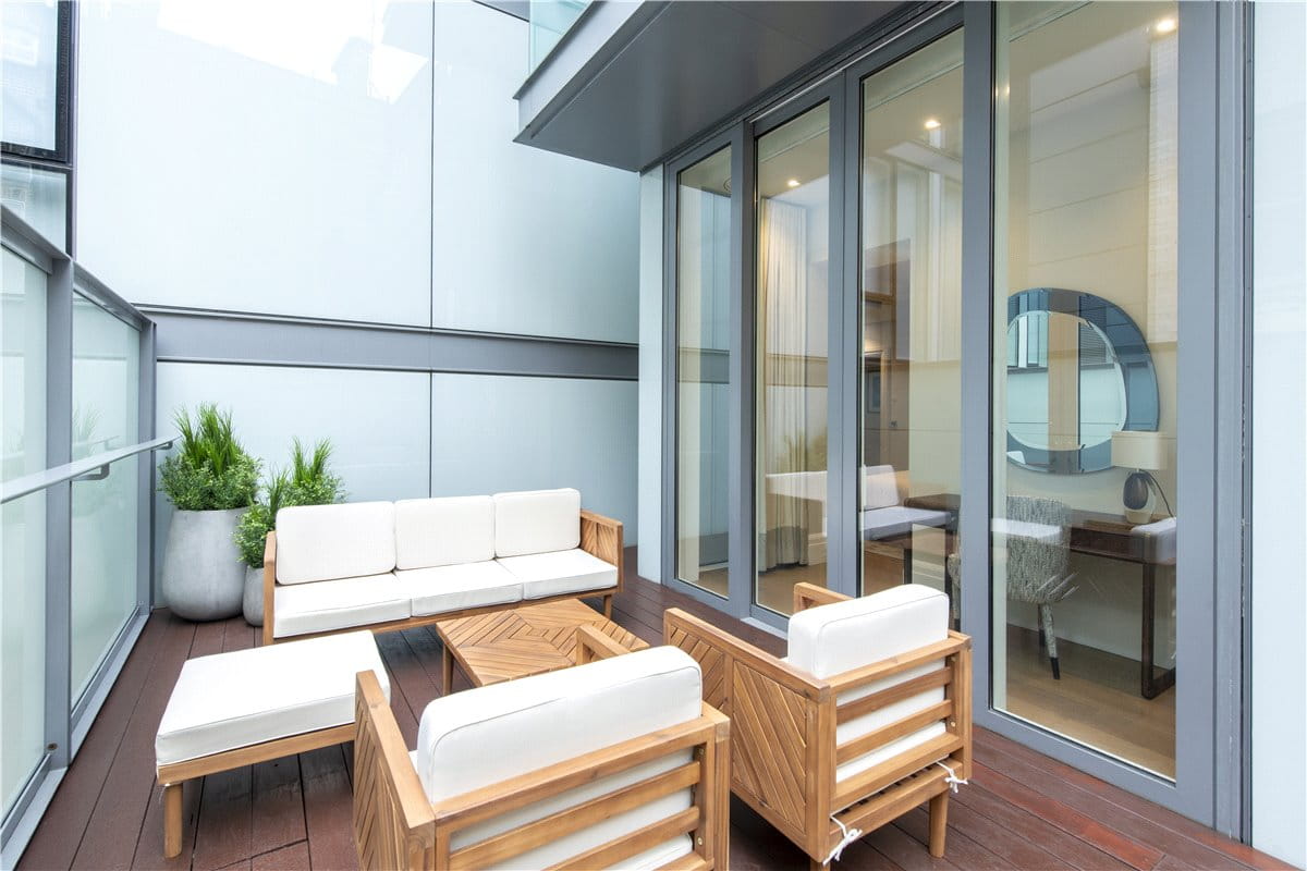 3 bedroom flat, Duke Street, Mayfair W1K - Available