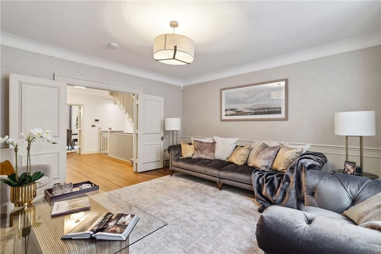 5 bedroom house, Tufton Street, Westminster SW1P - Available