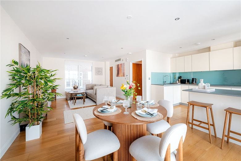 2 bedroom flat, Marsham Street, Westminster SW1P - Available