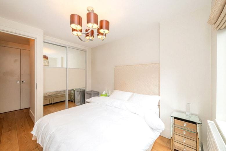 2 bedroom flat, Ebury Street, Belgravia SW1W - Available
