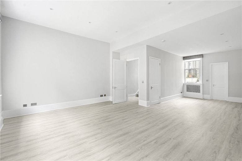 3 bedroom flat, Museum Street, Bloomsbury WC1A - Available