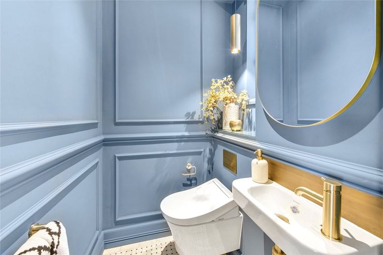 3 bedroom flat, Grosvenor Square, Mayfair W1K - Available