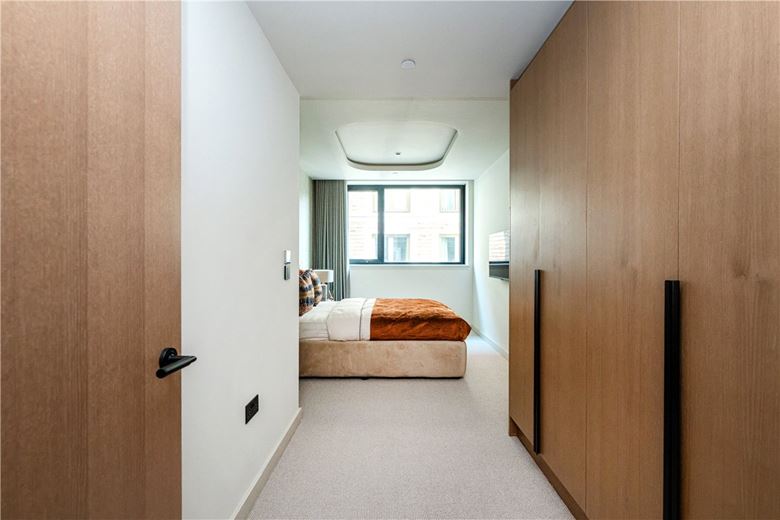 3 bedroom flat, Fareham Street, London W1F - Available