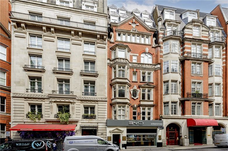 2 bedroom flat, Berkeley Street, Mayfair W1J - Available