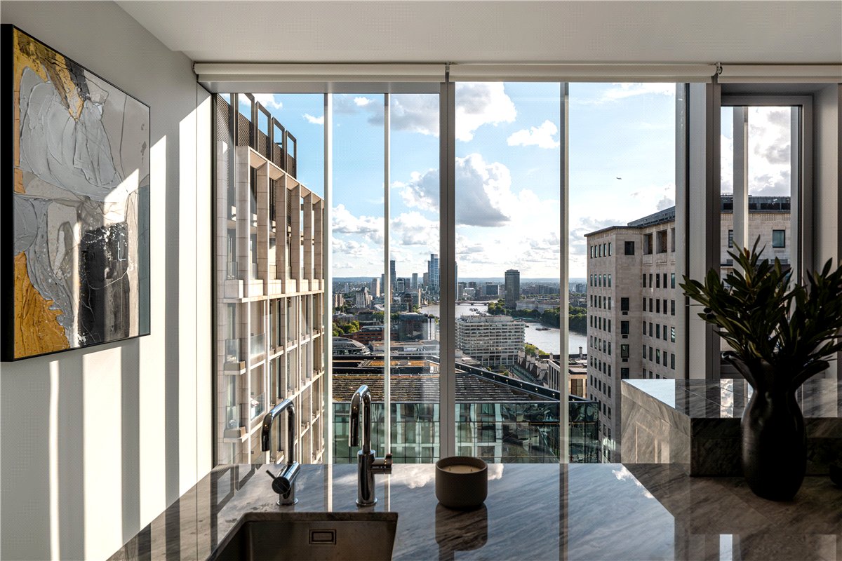 5 bedroom flat, Casson Square, London SE1 - Available