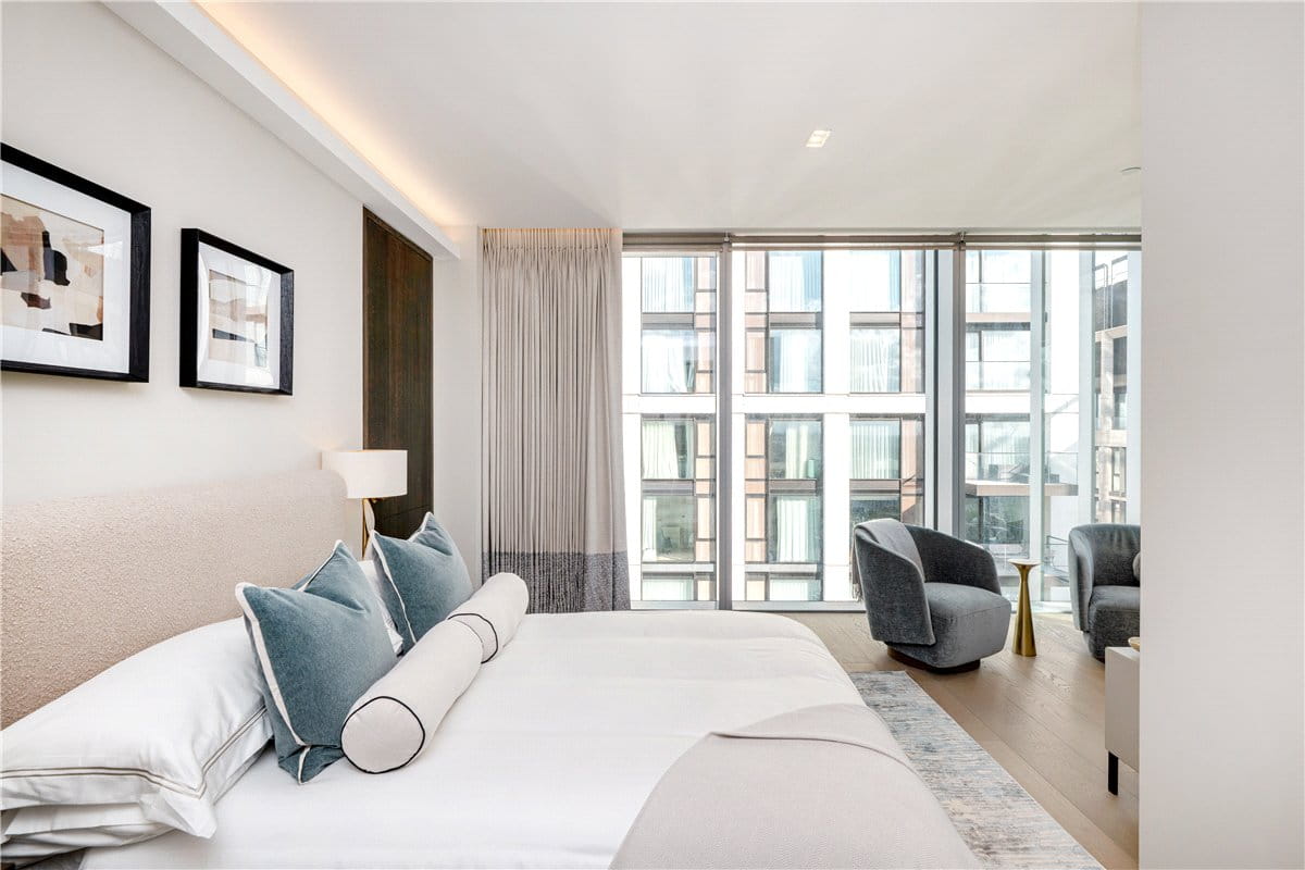 5 bedroom flat, Casson Square, London SE1 - Available