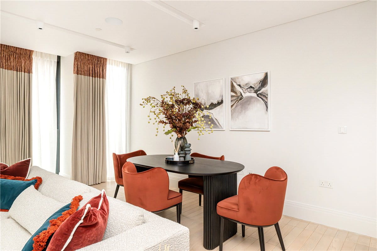 2 bedroom flat, Cork Street, Mayfair W1S - Available