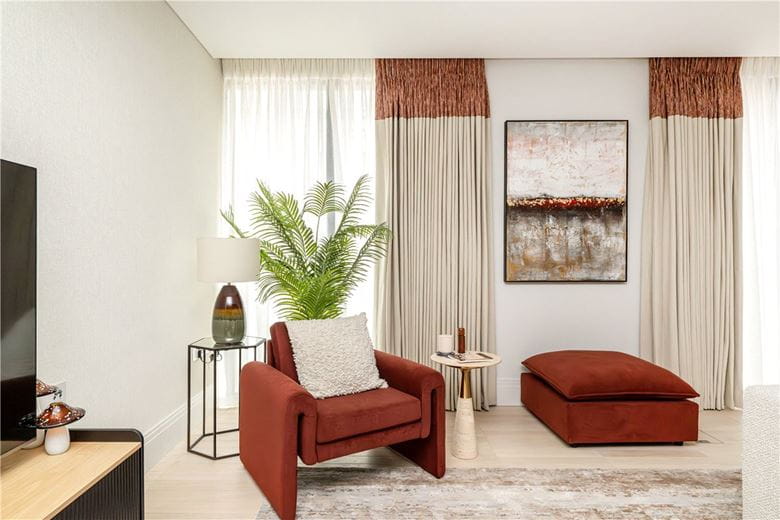 2 bedroom flat, Cork Street, Mayfair W1S - Available