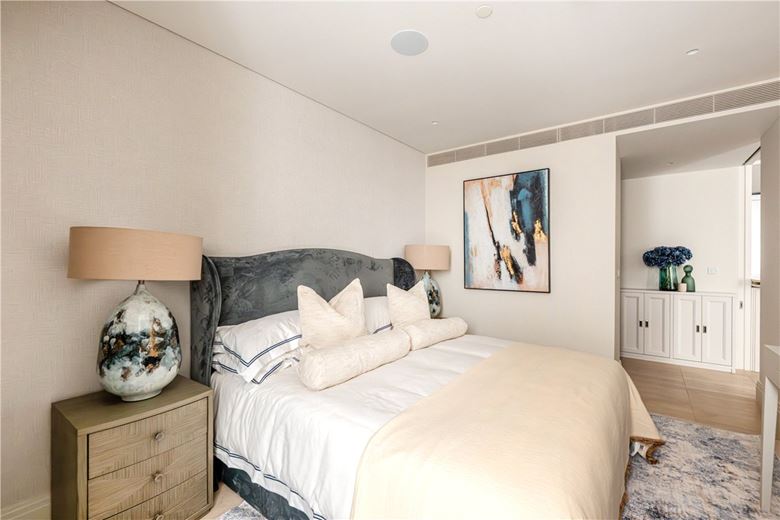 2 bedroom flat, Cork Street, Mayfair W1S - Available
