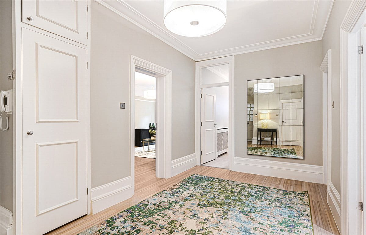2 bedroom flat, St Georges Court, Gloucester Road SW7 - Available