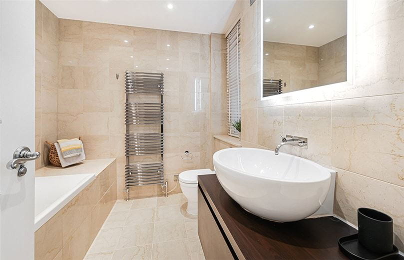 2 bedroom flat, St Georges Court, Gloucester Road SW7 - Available