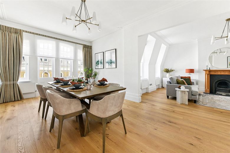 4 bedroom flat, St Georges Court, Gloucester Road SW7 - Available