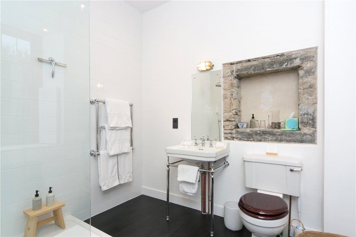 11 bedroom house, Talsarnau, Gwynedd LL47 - Available