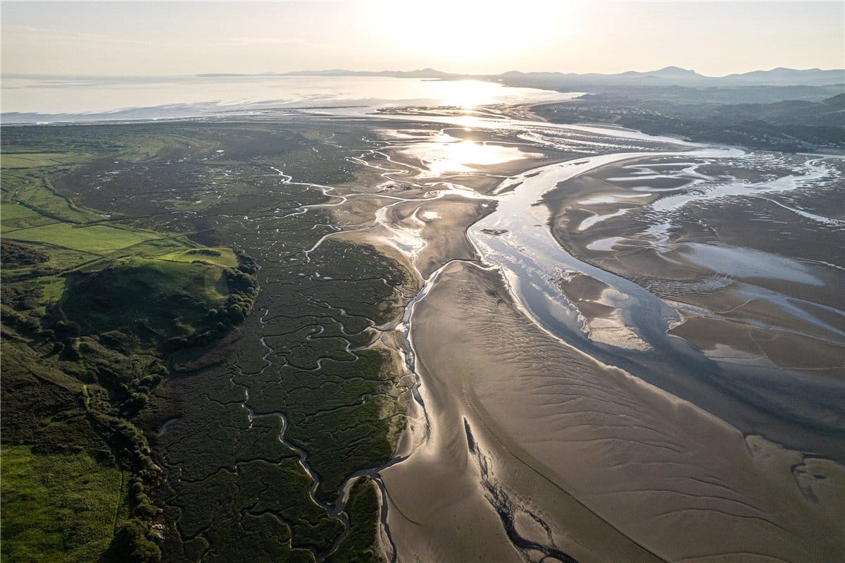 11 bedroom house, Talsarnau, Gwynedd LL47 - Available