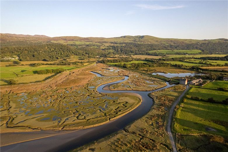 11 bedroom house, Talsarnau, Gwynedd LL47 - Available