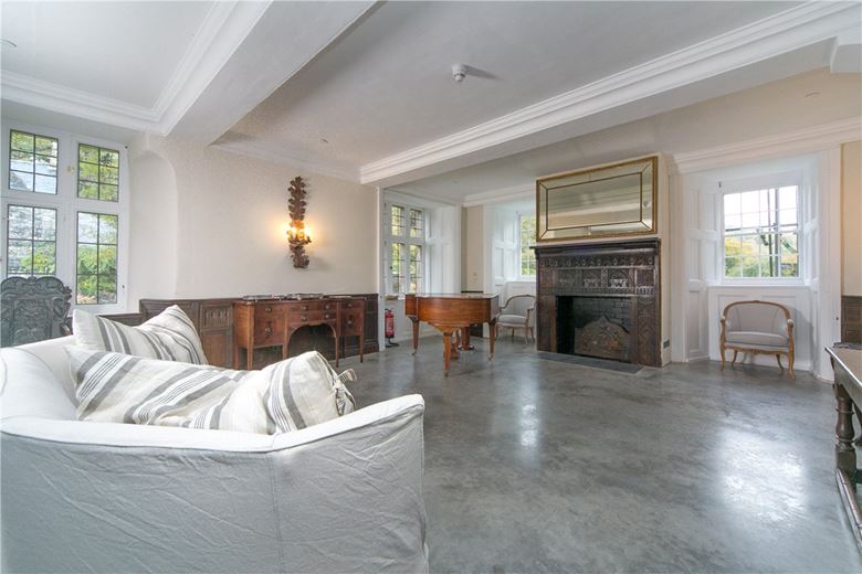 11 bedroom house, Talsarnau, Gwynedd LL47 - Available