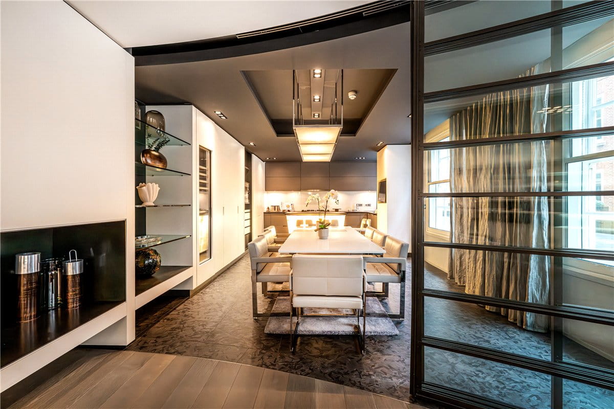 4 bedroom flat, North Row, Mayfair W1K - Available