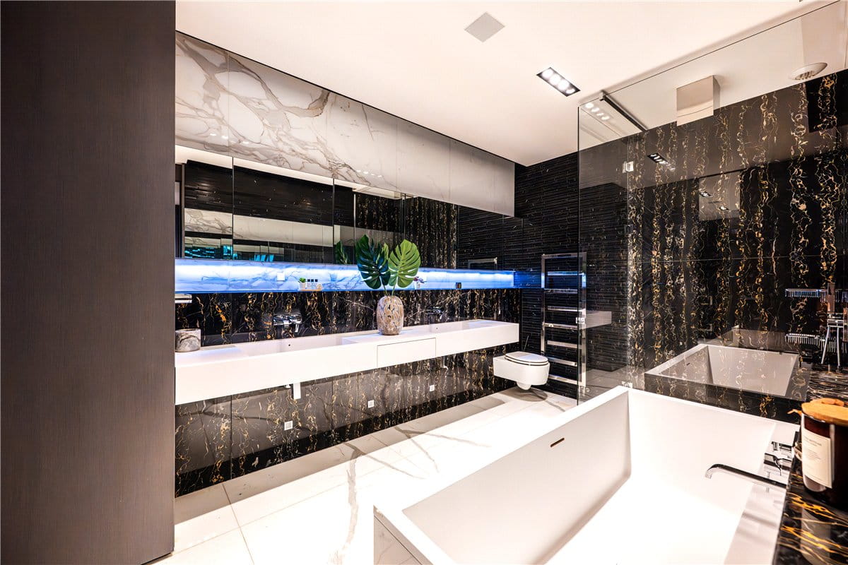 4 bedroom flat, North Row, Mayfair W1K - Available