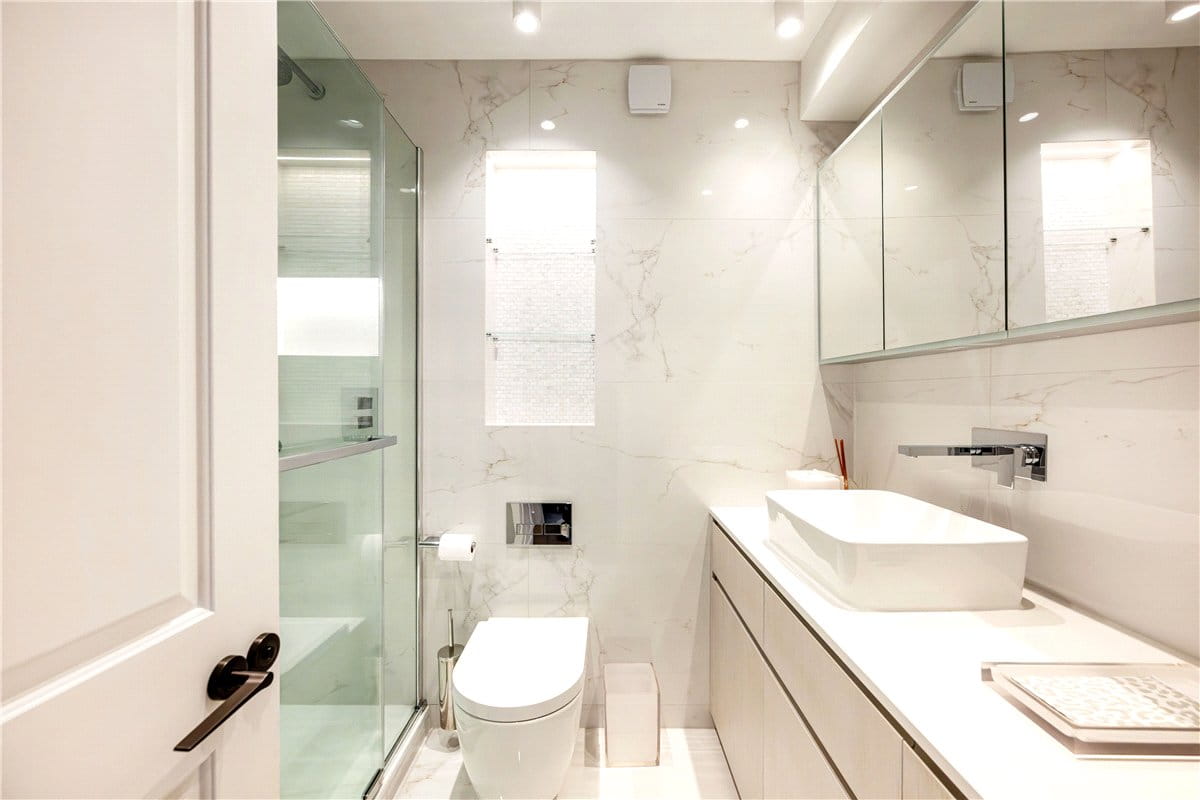 2 bedroom flat, Bourdon Street, London W1K - Available