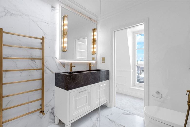 3 bedroom flat, Eaton Place, Belgravia SW1X - Available