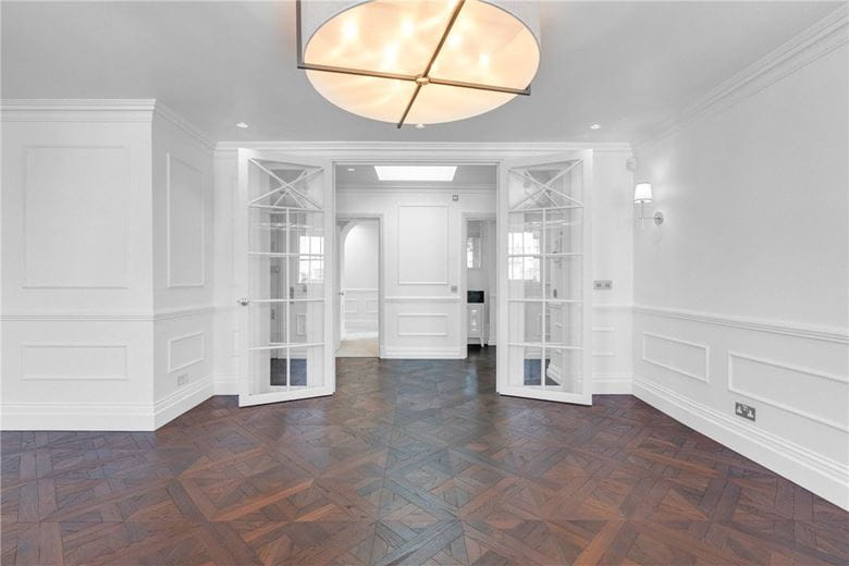 3 bedroom flat, Eaton Place, Belgravia SW1X - Available