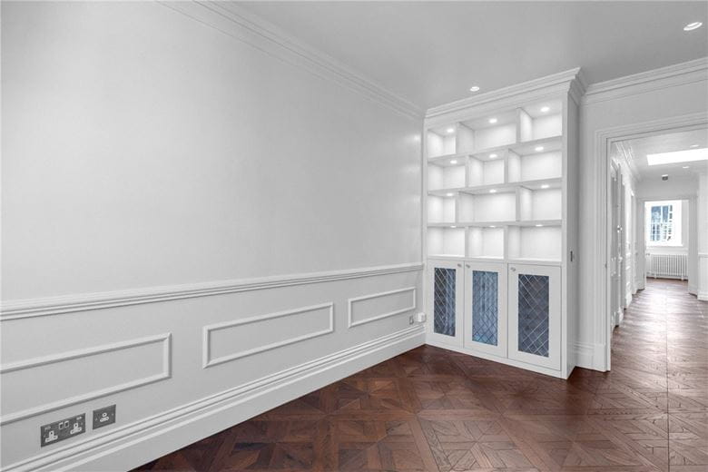 3 bedroom flat, Eaton Place, Belgravia SW1X - Available