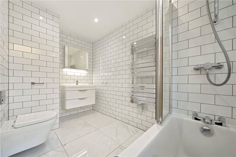 3 bedroom flat, William Mews, London SW1X - Available