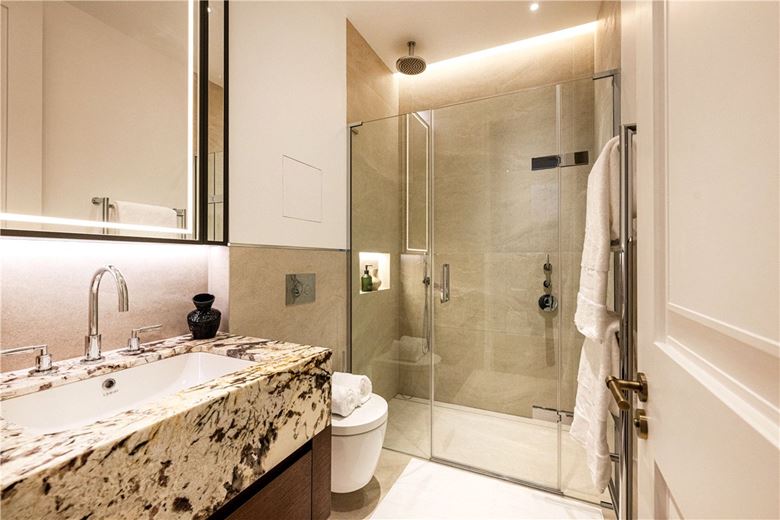 1 bedroom flat, Charles Street, London W1J - Available