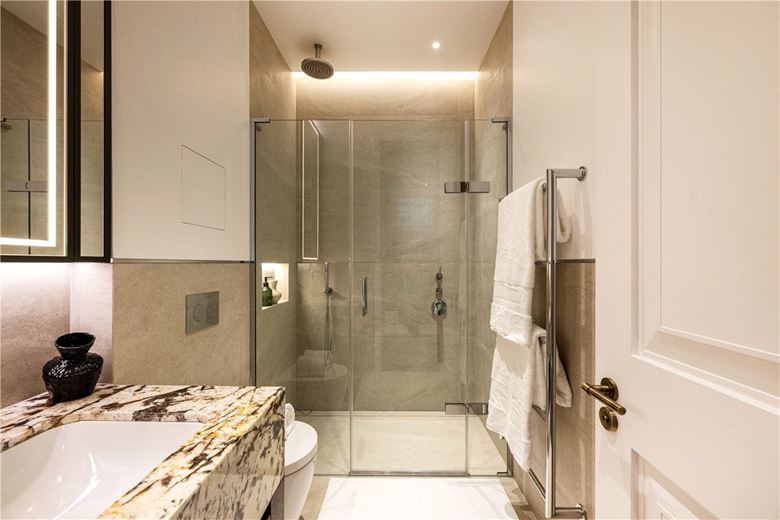 1 bedroom flat, Charles Street, London W1J - Available