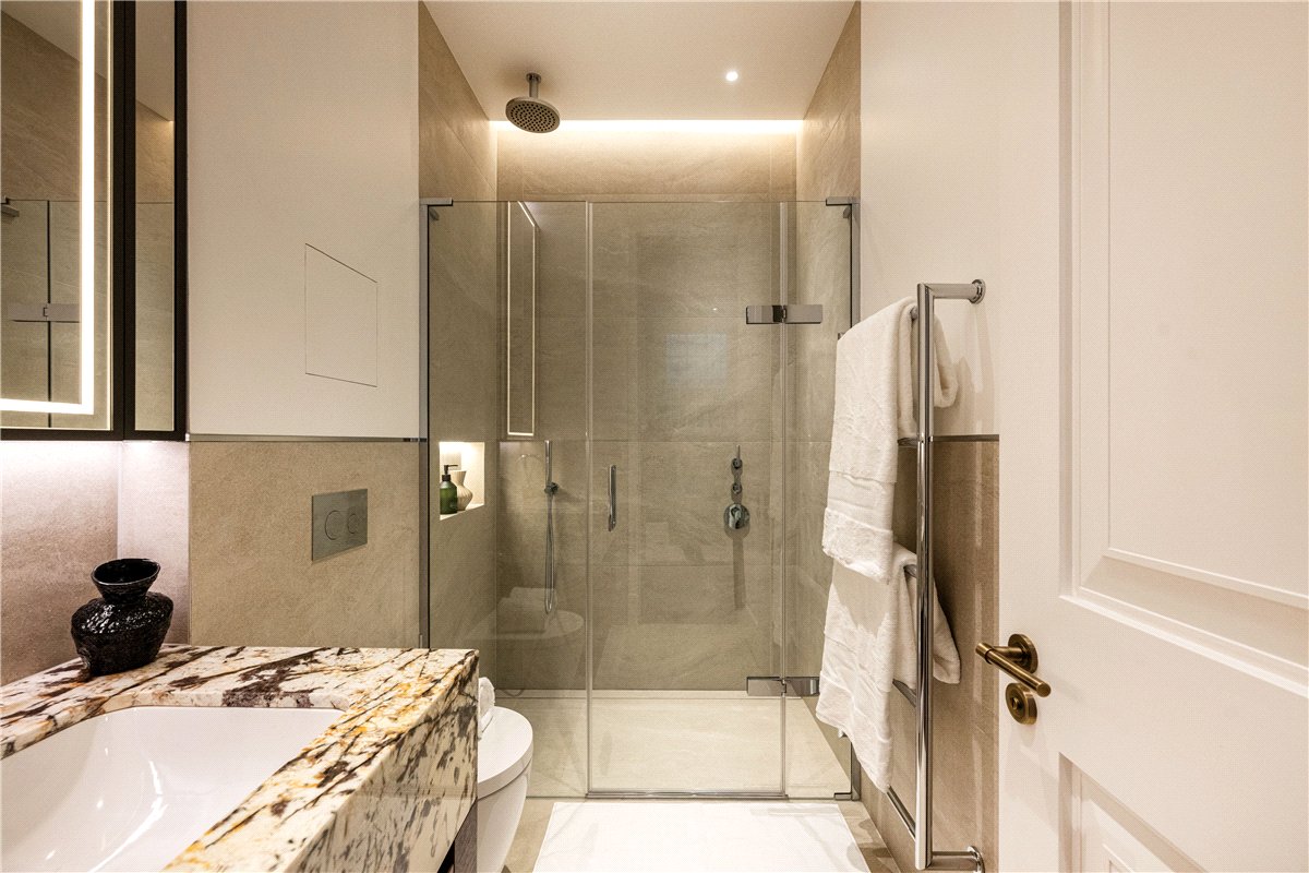 1 bedroom flat, Charles Street, London W1J - Available