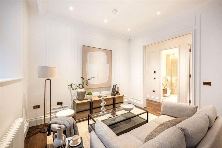 1 bedroom flat, Charles Street, London W1J - Available