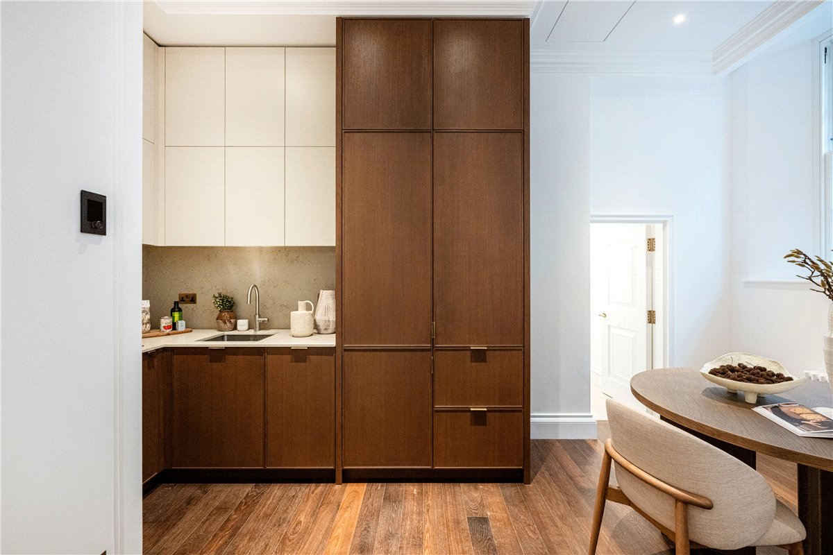 1 bedroom flat, Charles Street, London W1J - Available