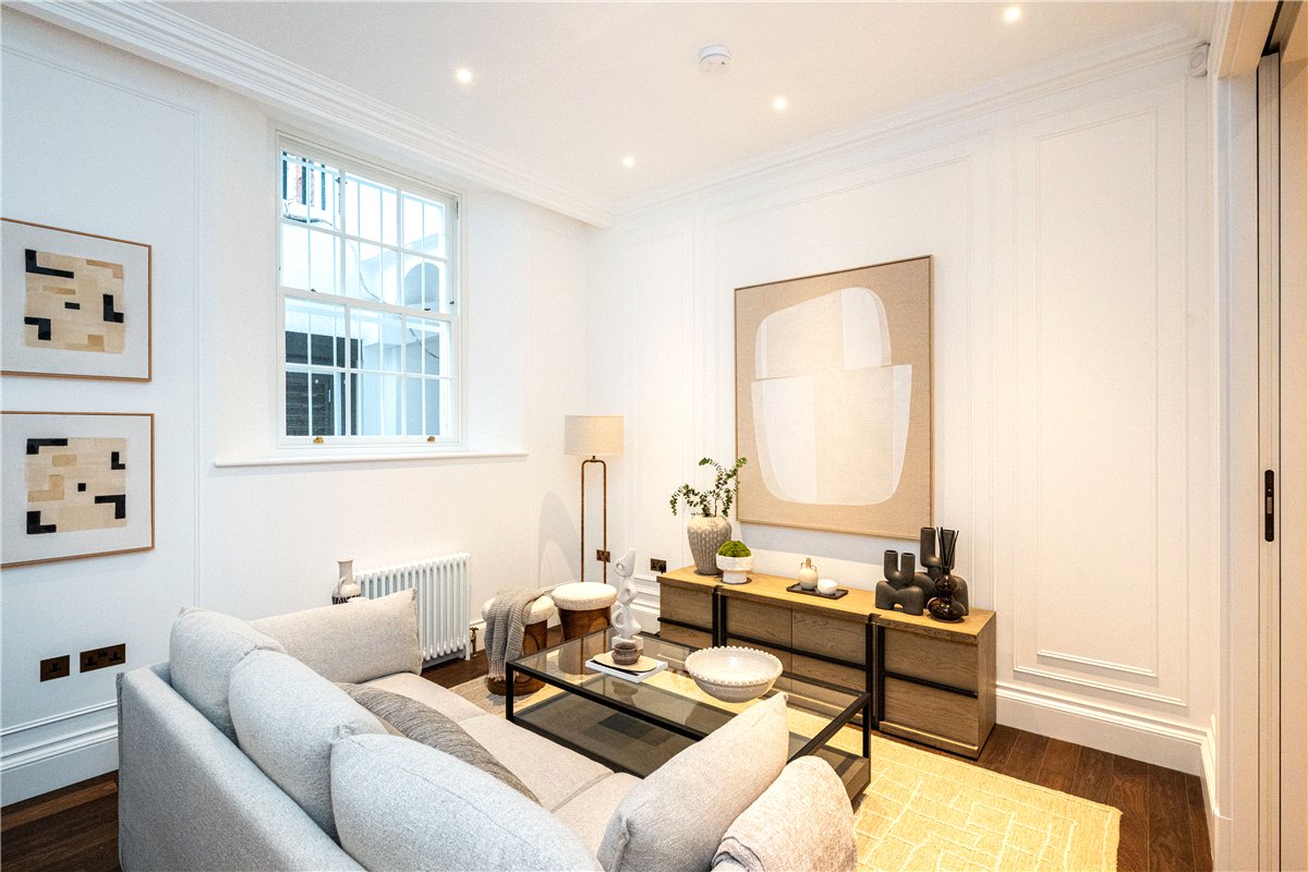 1 bedroom flat, Charles Street, London W1J - Available