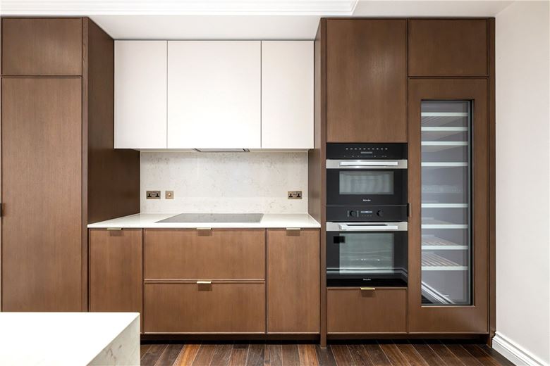 3 bedroom house, Charles Street, London W1J - Available