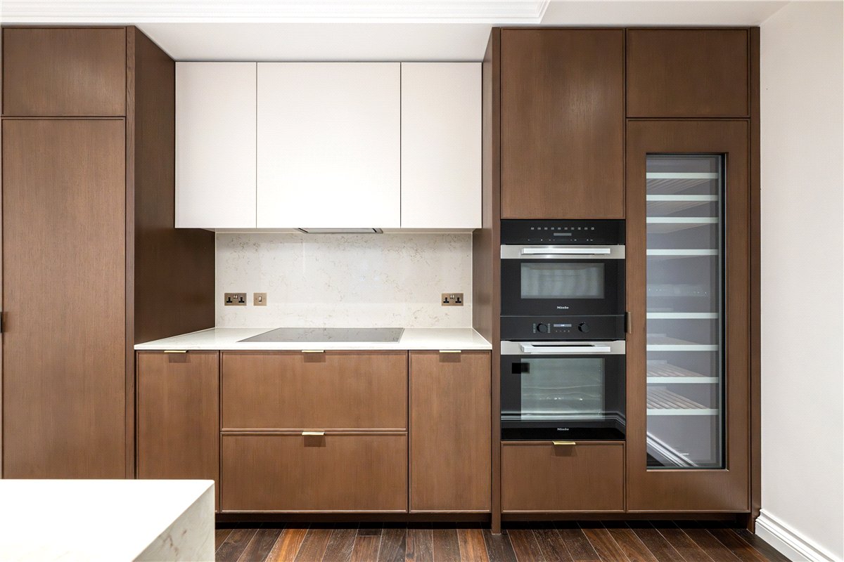 3 bedroom house, Charles Street, London W1J - Available