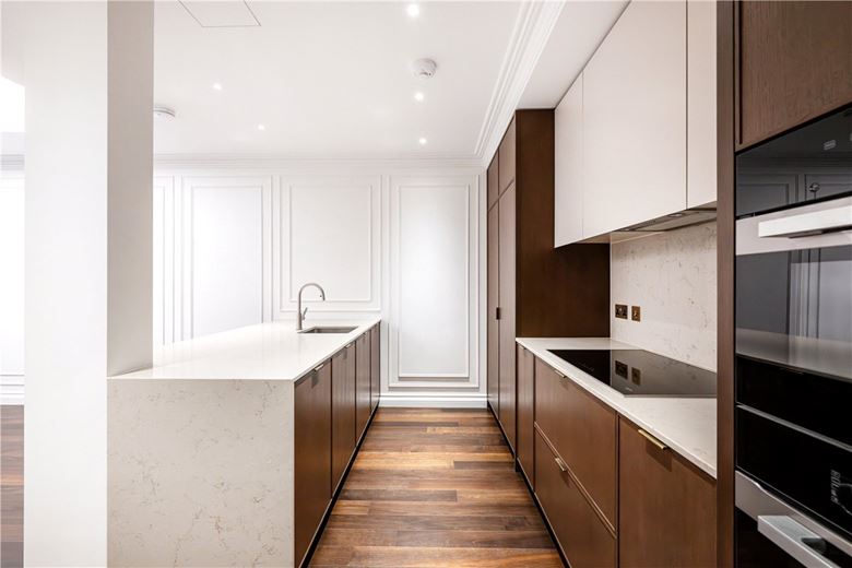 3 bedroom house, Charles Street, London W1J - Available