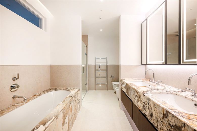 3 bedroom house, Charles Street, London W1J - Available