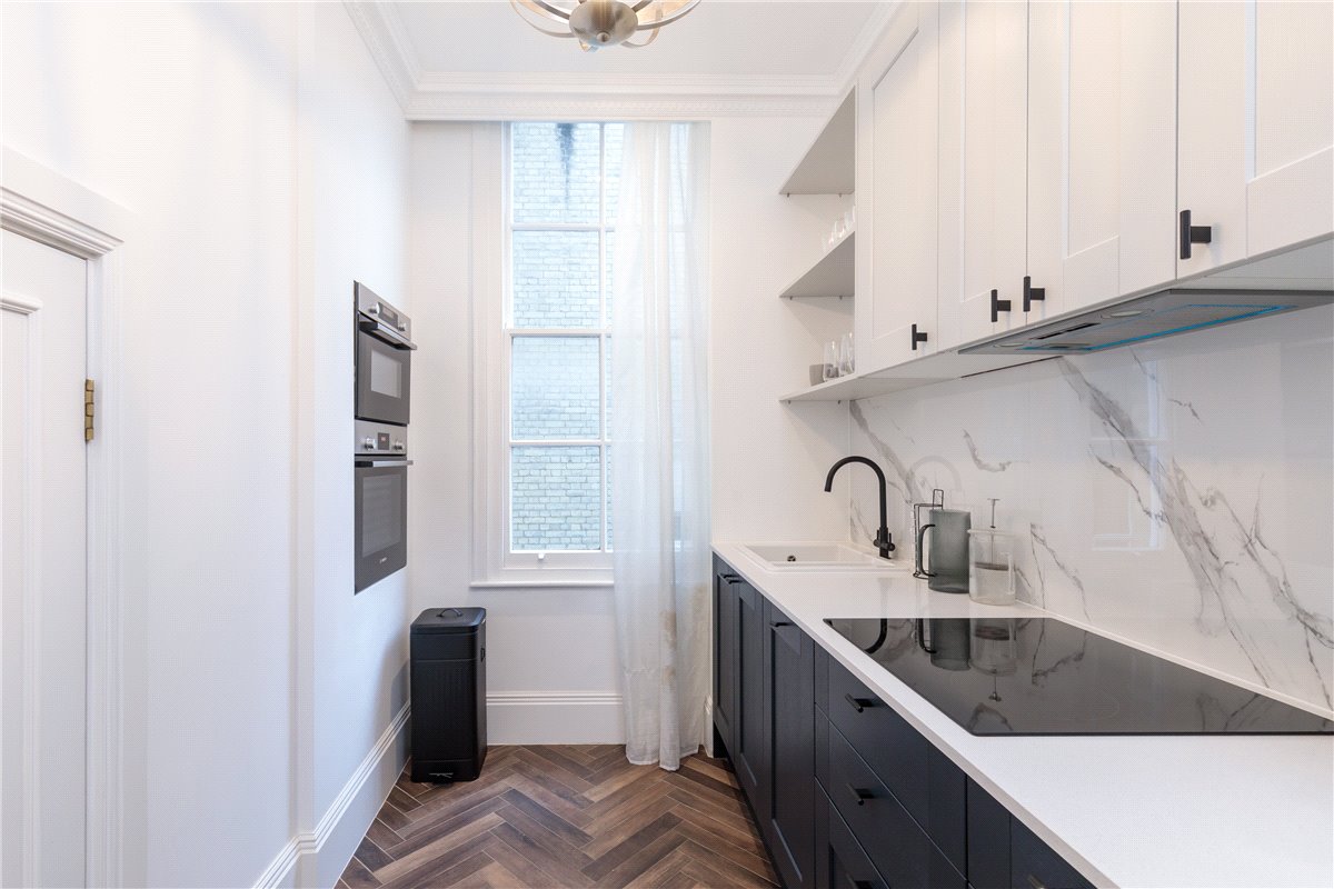 3 bedroom flat, Montagu Mansions, Marylebone W1U - Let Agreed