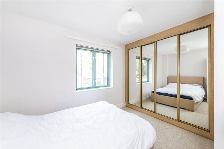 2 bedroom flat, Chapter Street, London SW1P