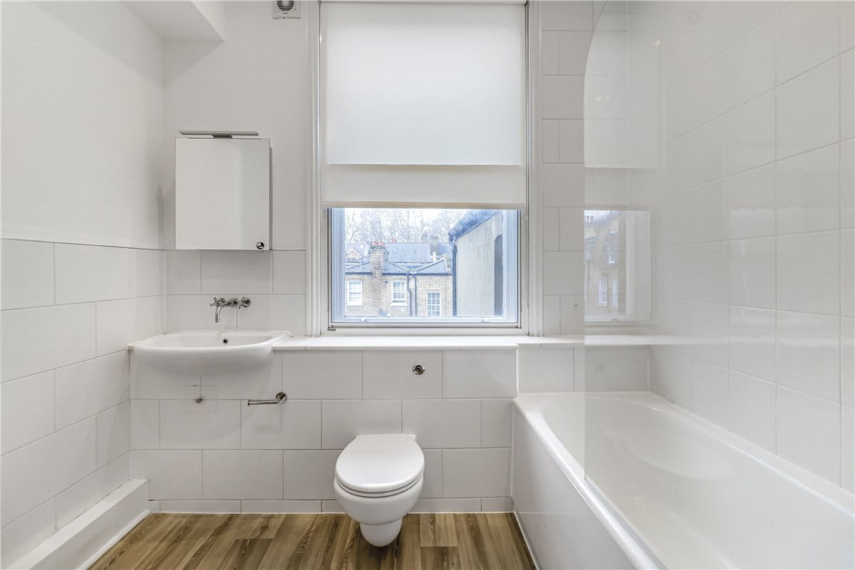 3 bedroom flat, Marylebone High Street, Marylebone W1U - Available