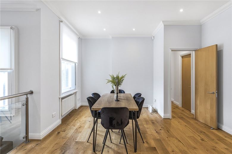 3 bedroom flat, Marylebone High Street, Marylebone W1U - Available