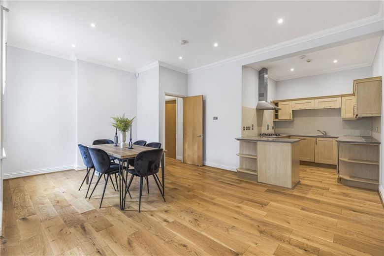 3 bedroom flat, Marylebone High Street, Marylebone W1U - Available