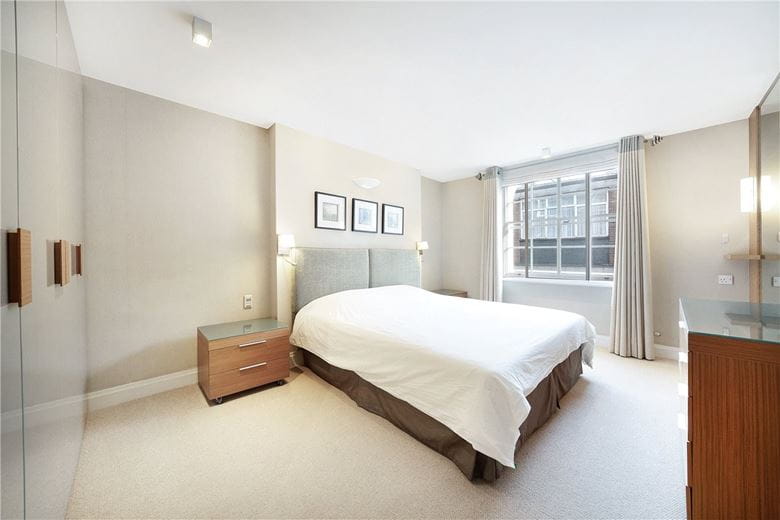 1 bedroom flat, St Christopher's Place, London W1U - Available