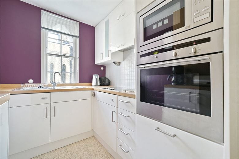 2 bedroom flat, St Christopher's Place, Marylebone W1U - Available